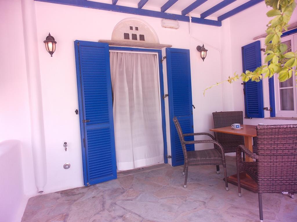 קיוניה Vrahos Studios חדר תמונה